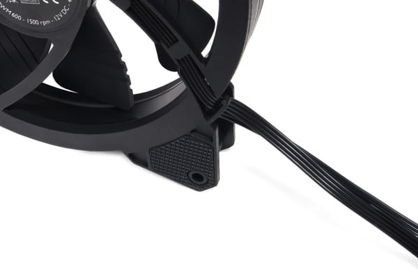 L14 Alphacool Eiszyklon Aurora LUX PRO Digital RGB (140x140x25mm) PHT EOL