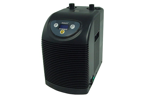 Alphacool Apex Fillport Per Raffreddamento Ad Acqua – Porta Di Riempimento G1/4" In Ottone, Nero, 42x30x15 Mm. Design Piatto E Discreto, Facile Da Montare Con Foro Da 20 Mm. Per PC Desktop, Server, Gaming.